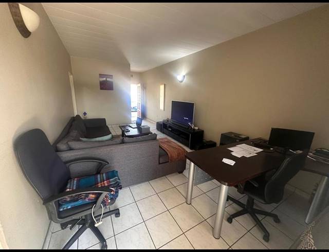 2 BEDROOM APARTMENT FOR SALE IN WYCHWOOD